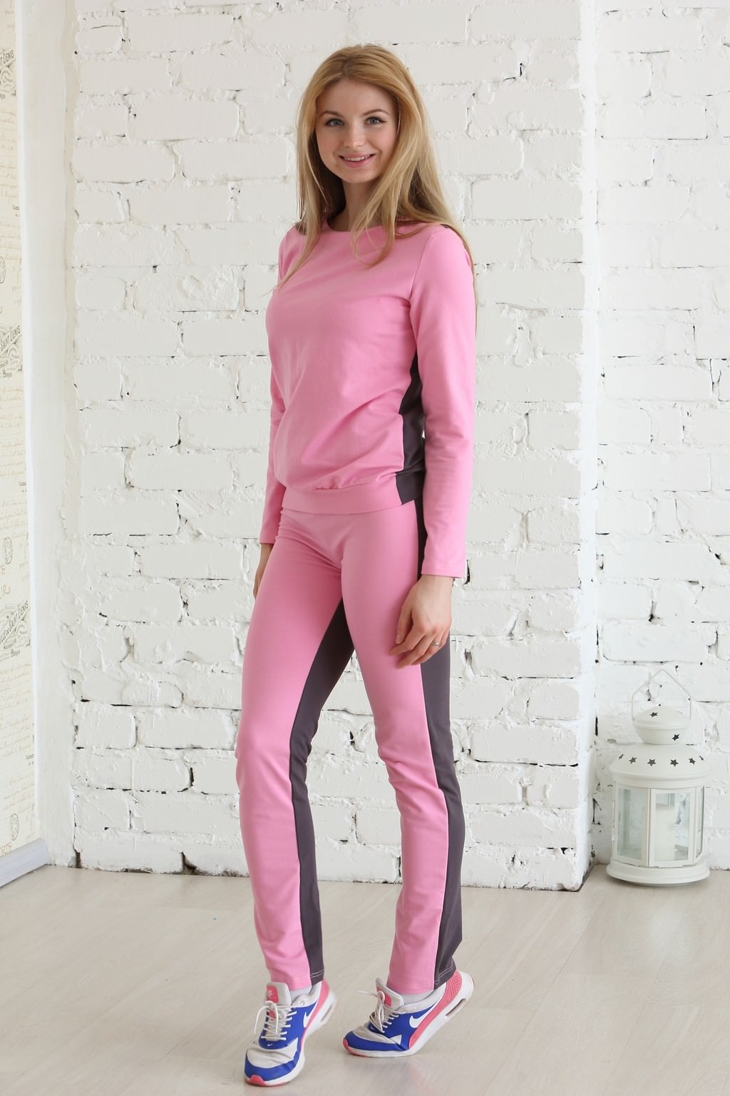 Фото товара 8411, двухцветный спортивный костюм: джемпер и брюки